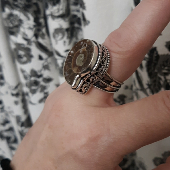 New Ammonite Fossil 925 Silver Ring. - Picture 5 of 8